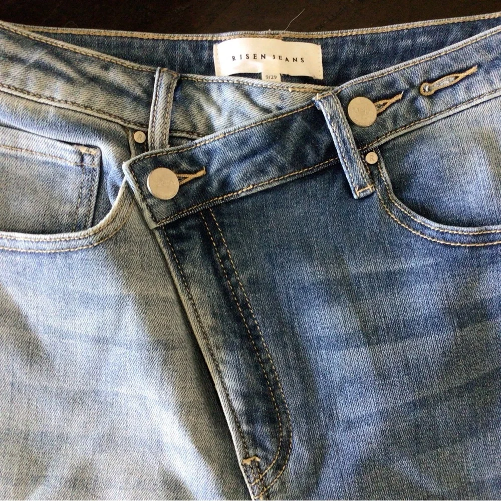 Risen Crossover Jeans Wide Leg Crop, two tone with raw edge hem - Picture 2 of 3